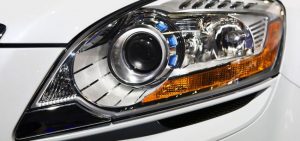 Read more about the article Як і чому проводити відновлення фар