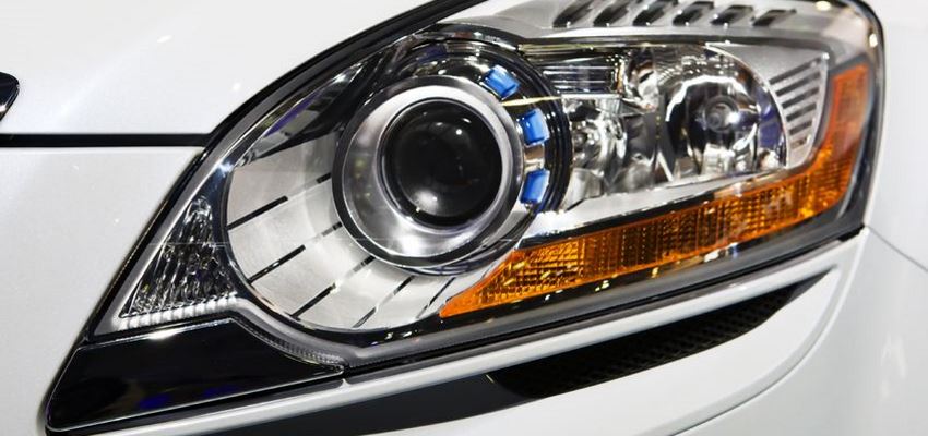 Read more about the article Як і чому проводити відновлення фар